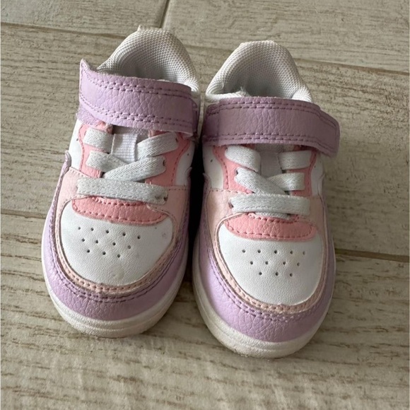Baby Sneakers 4C - Picture 1 of 2